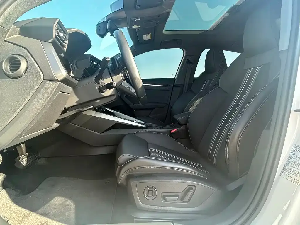 Audi A3 2023 из CN, фото 6