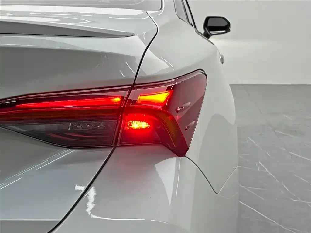 Toyota Avalon 2022 из CN, фото 2