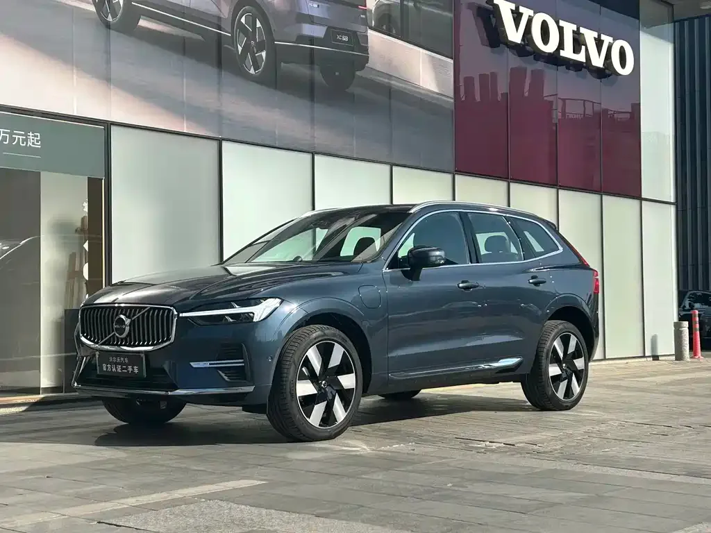 Volvo XC60 PHEV — фото 1