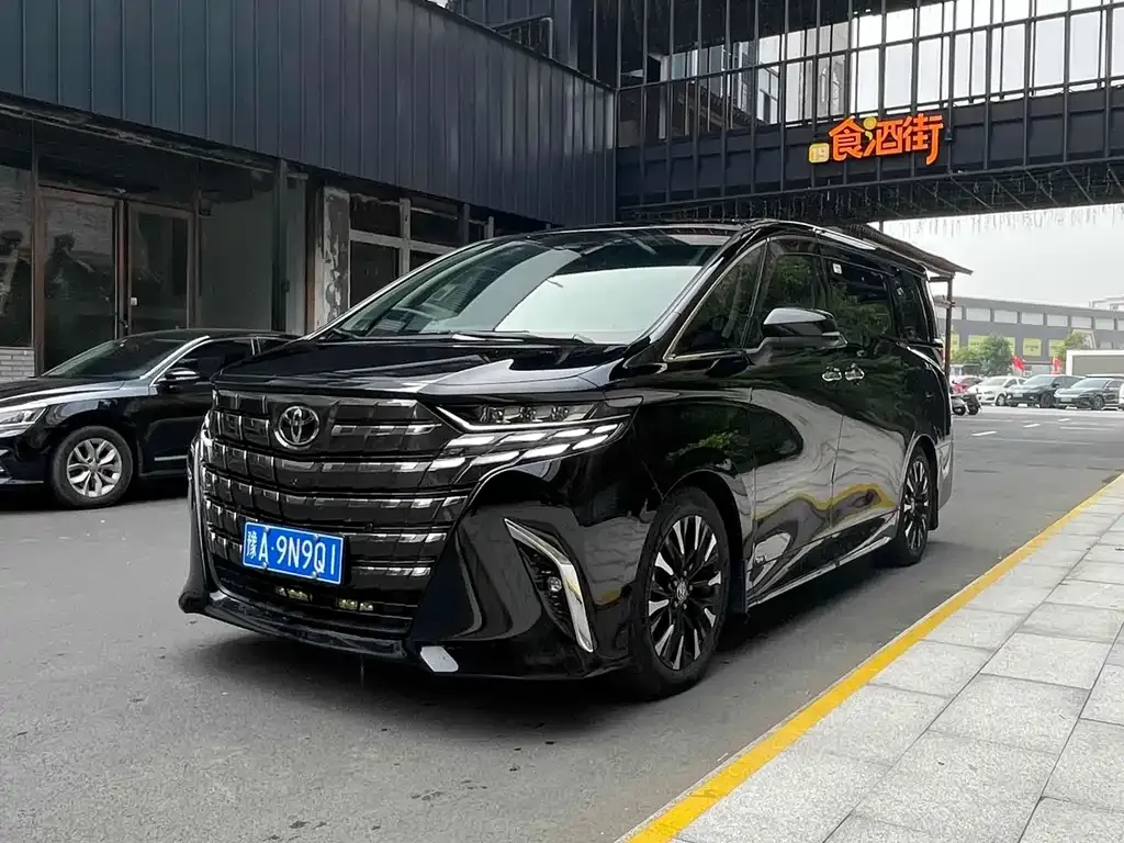 Toyota Alphard 2024 из CN, фото 1