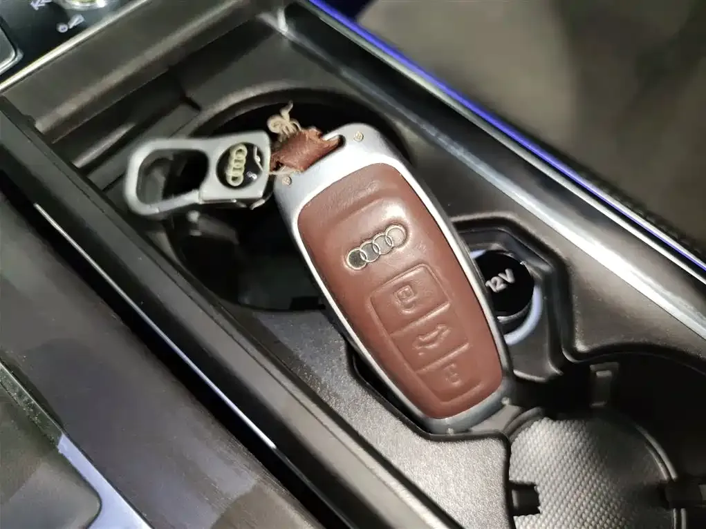 Audi A6L 2024 из CN, фото 10