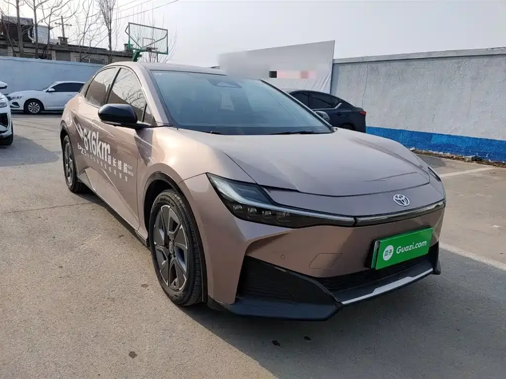 Toyota bZ3 2023 из CN, фото 5