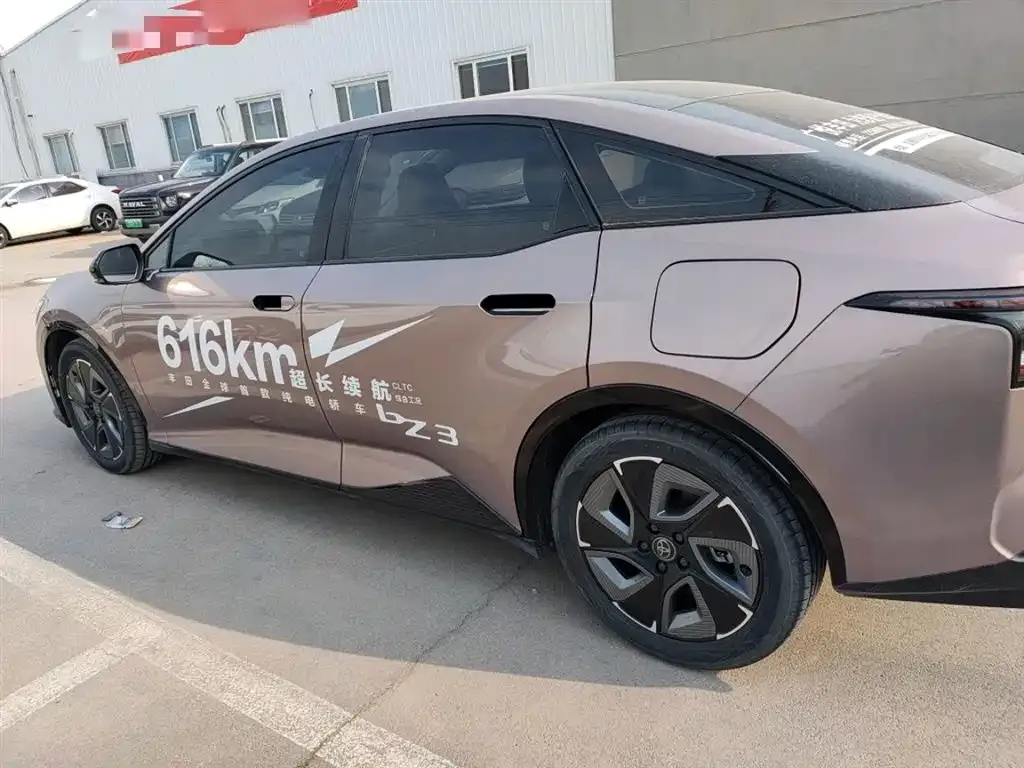 Toyota bZ3 2023 из CN, фото 4