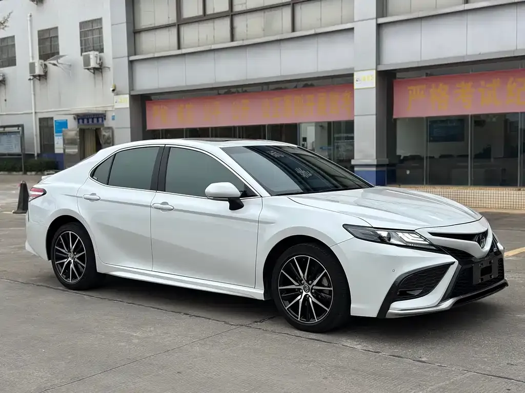 Toyota Camry 2021 из CN, фото 3