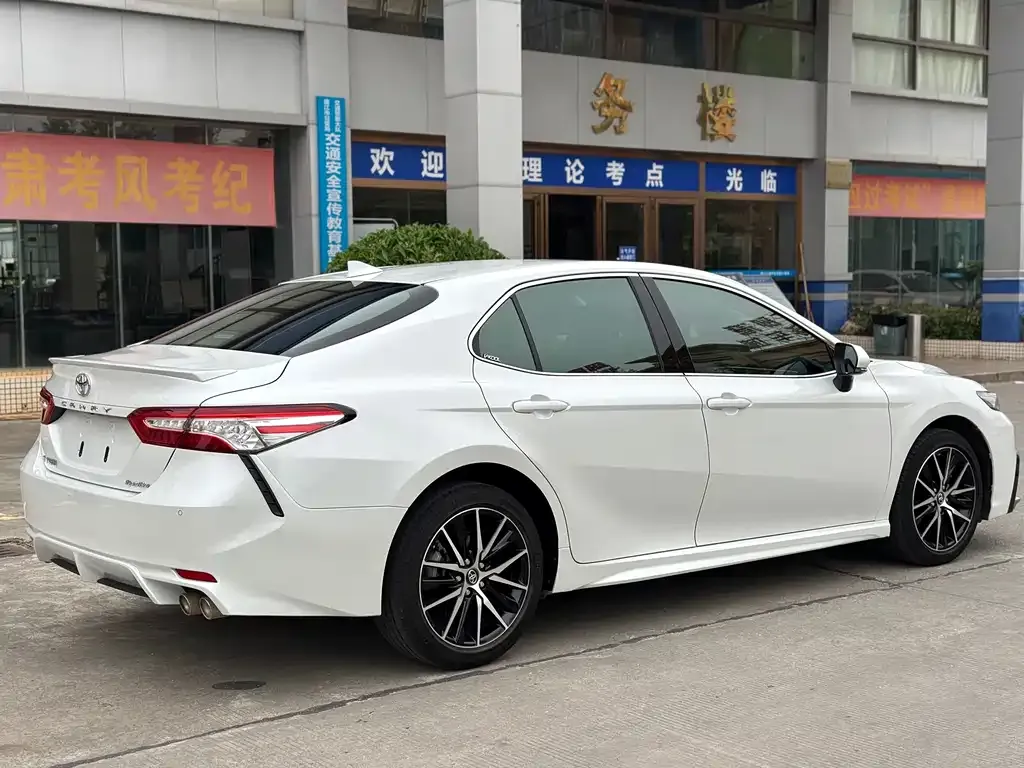 Toyota Camry 2021 из CN, фото 4
