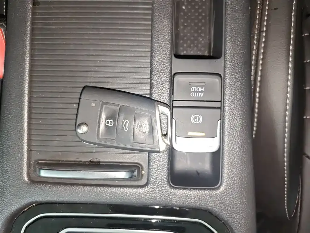 Volkswagen Magotan 2025 из CN, фото 8