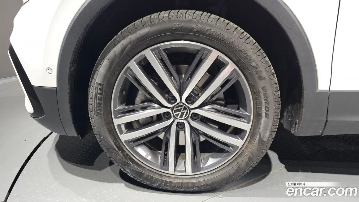 Volkswagen Tiguan — фото 9