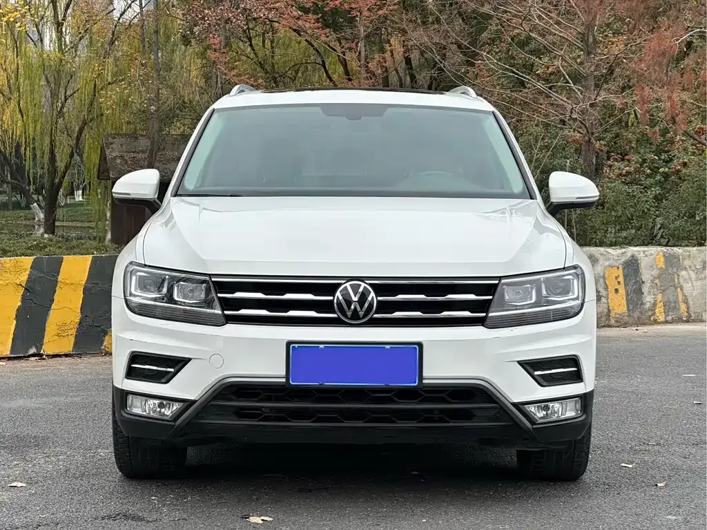 Volkswagen Tiguan L — фото 2
