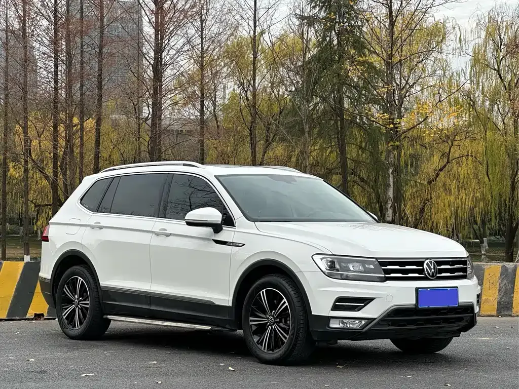 Volkswagen Tiguan L — фото 7