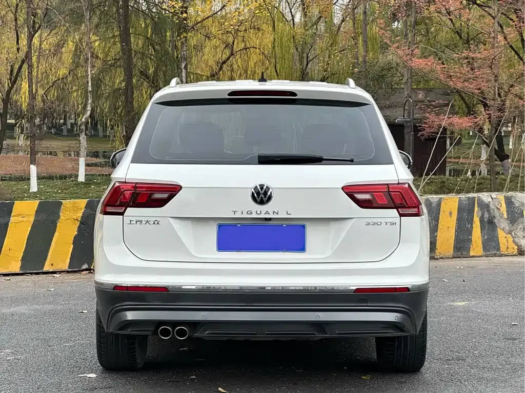 Volkswagen Tiguan L — фото 9