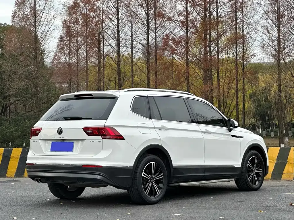 Volkswagen Tiguan L — фото 6