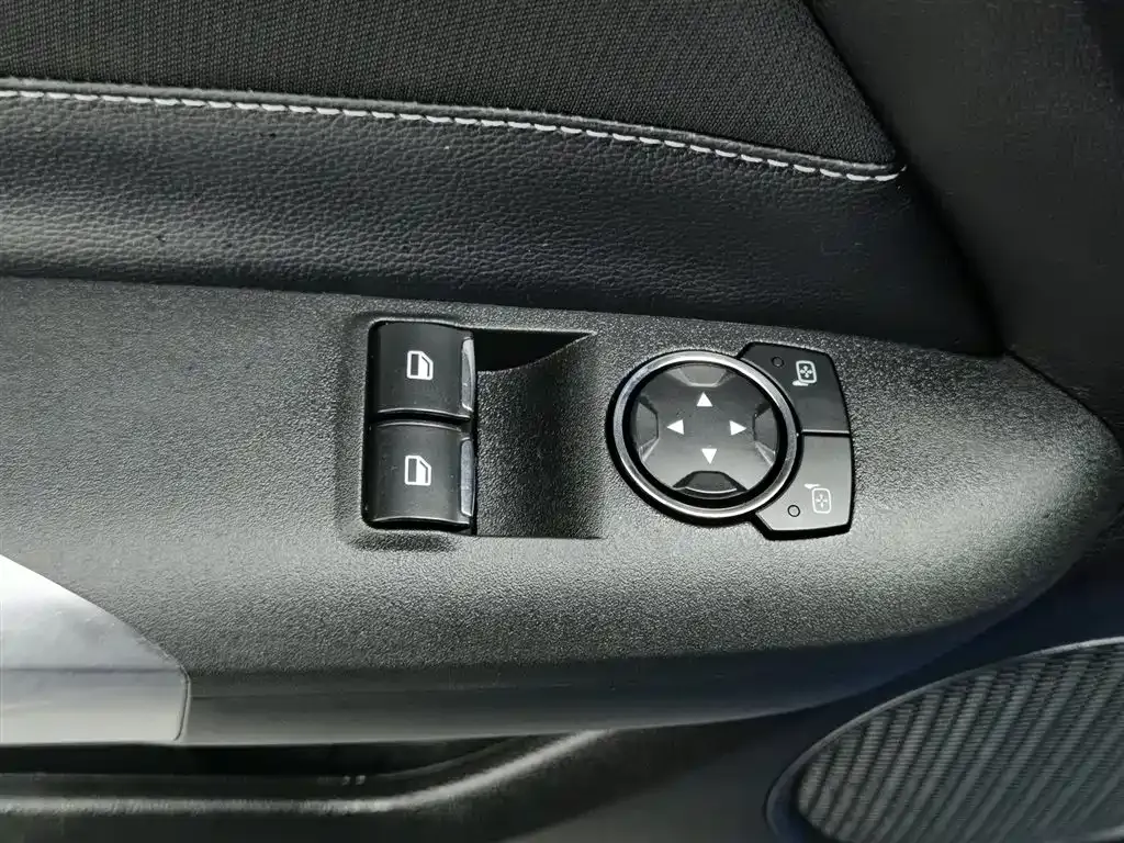 Ford Mustang 2024 из CN, фото 7