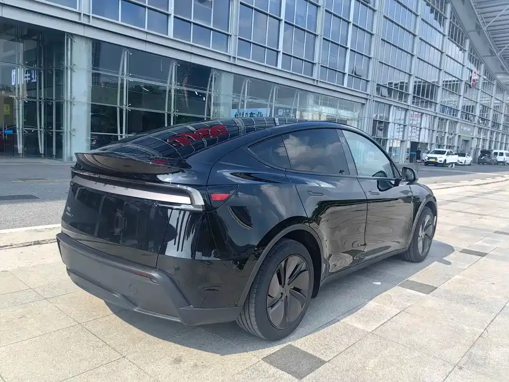 Tesla Model Y 2025 из CN, фото 6