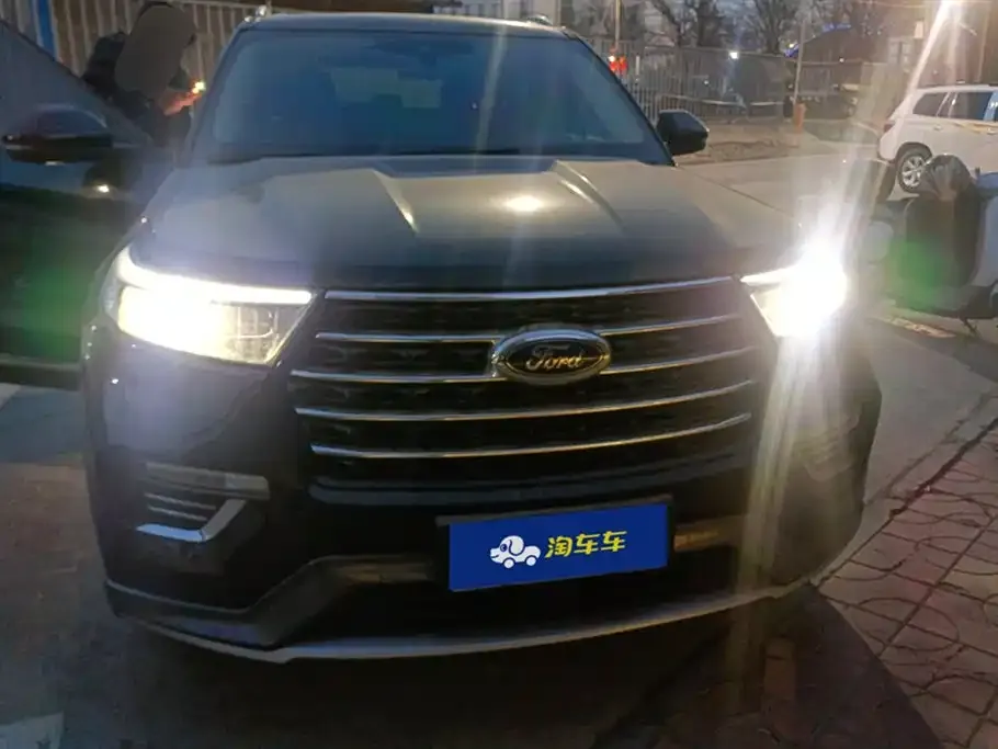 Ford Explorer 2022 из CN, фото 1