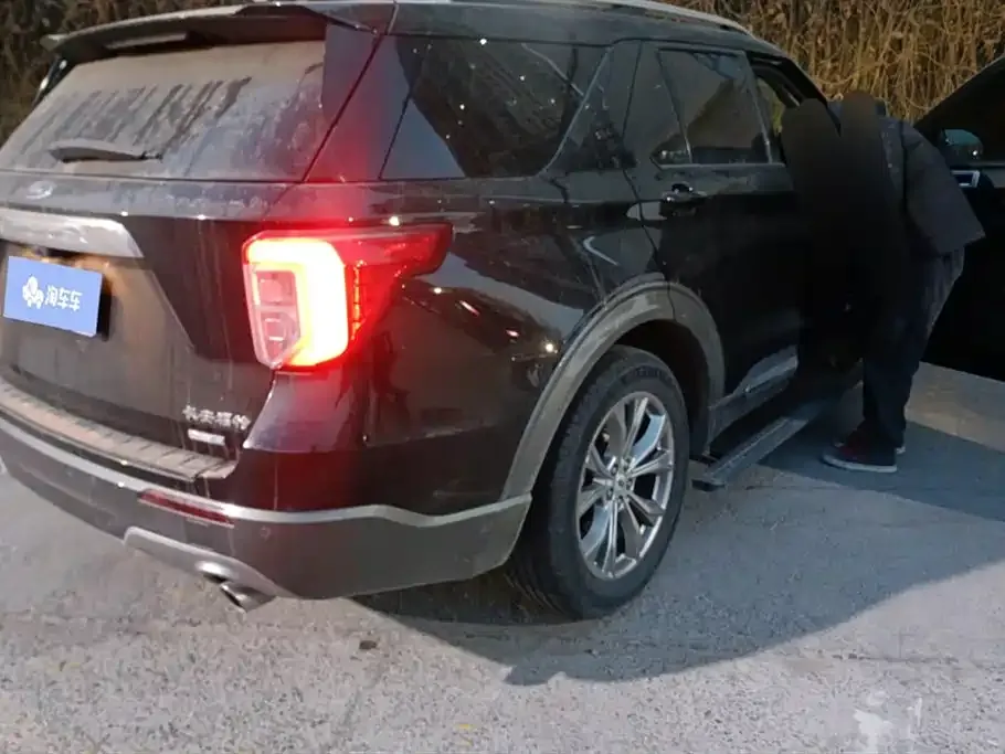 Ford Explorer 2022 из CN, фото 2