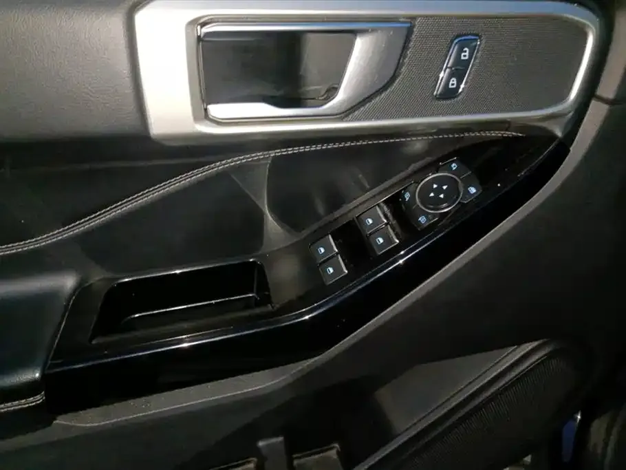 Ford Explorer 2022 из CN, фото 8
