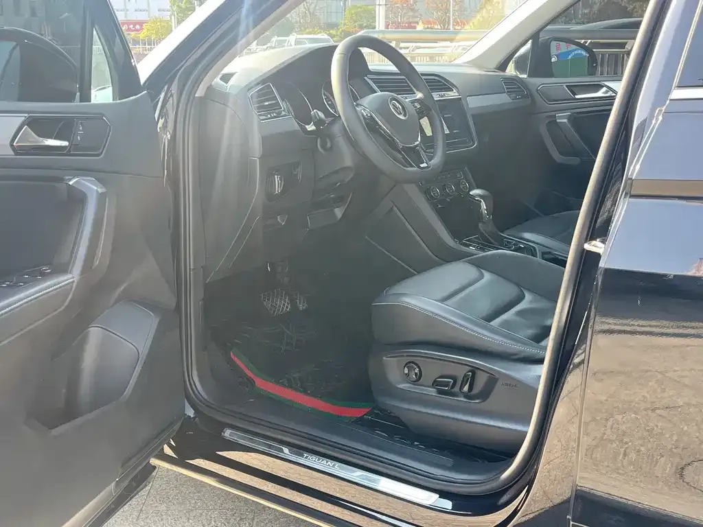 Volkswagen Tiguan L 2021 из CN, фото 4
