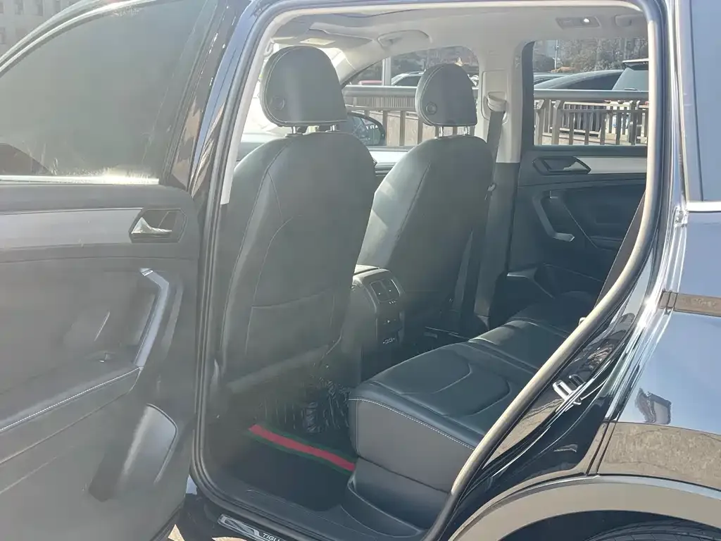 Volkswagen Tiguan L 2021 из CN, фото 8