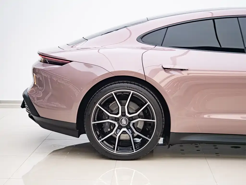 Porsche Taycan 2024 из CN, фото 3