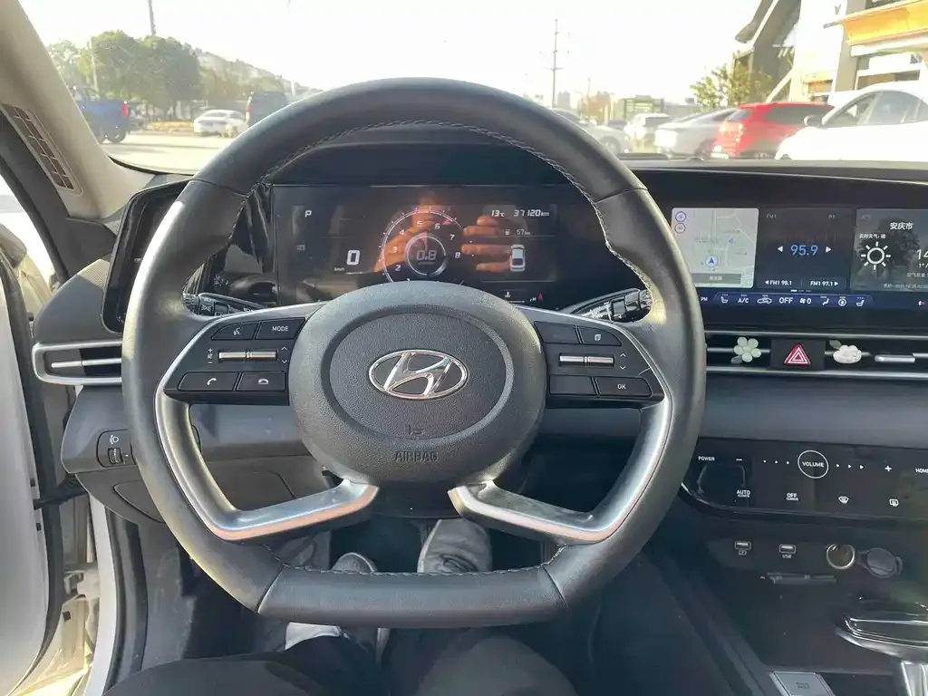 Hyundai Elantra 2022 из CN, фото 7
