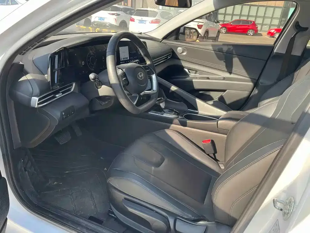 Hyundai Elantra 2022 из CN, фото 3
