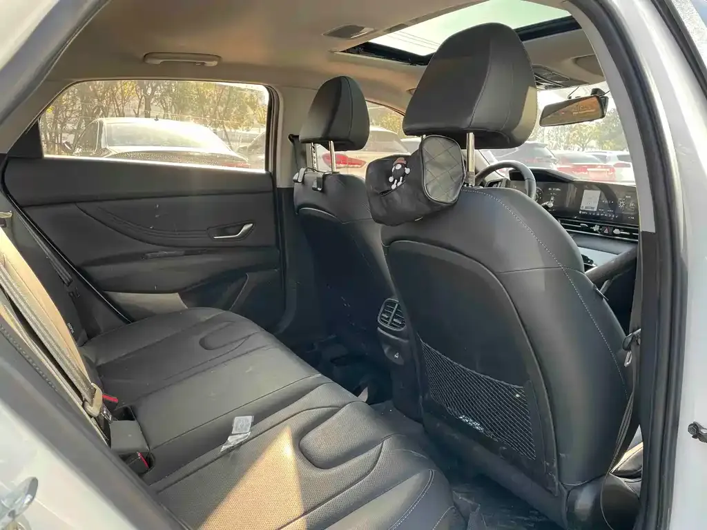 Hyundai Elantra 2022 из CN, фото 5