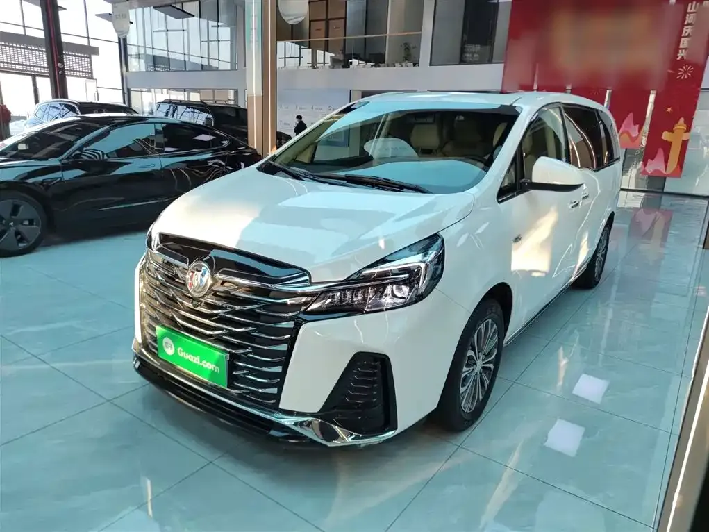 Buick GL8 2023 из CN, фото 2