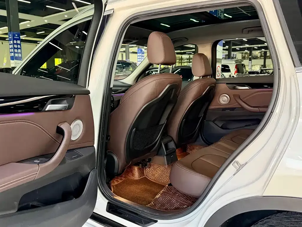 BMW X1 2022 из CN, фото 9
