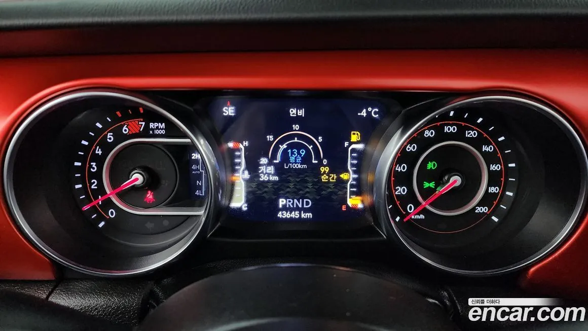 Jeep Wrangler 2022 из KR, фото 8