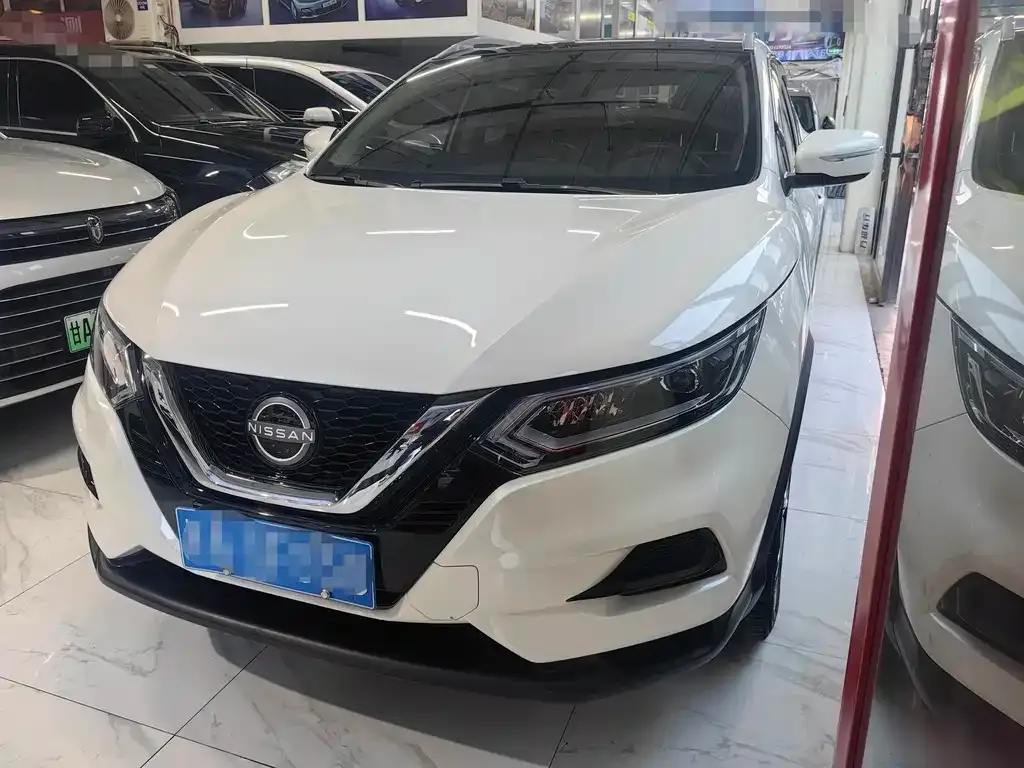 Nissan Qashqai — фото 1