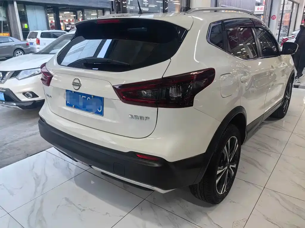 Nissan Qashqai — фото 7