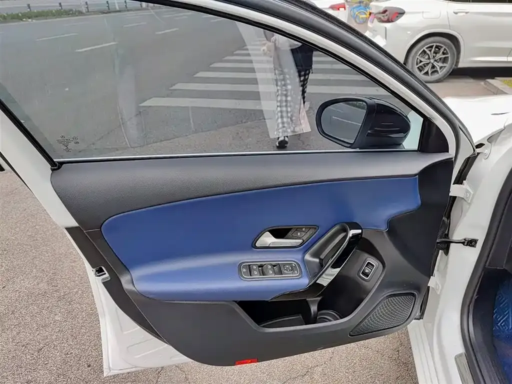 Mercedes-Benz A-Class 2023 из CN, фото 3