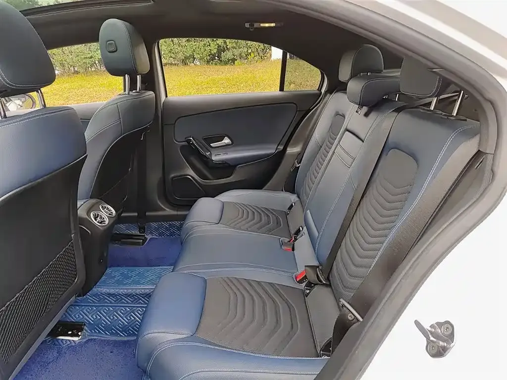 Mercedes-Benz A-Class 2023 из CN, фото 7