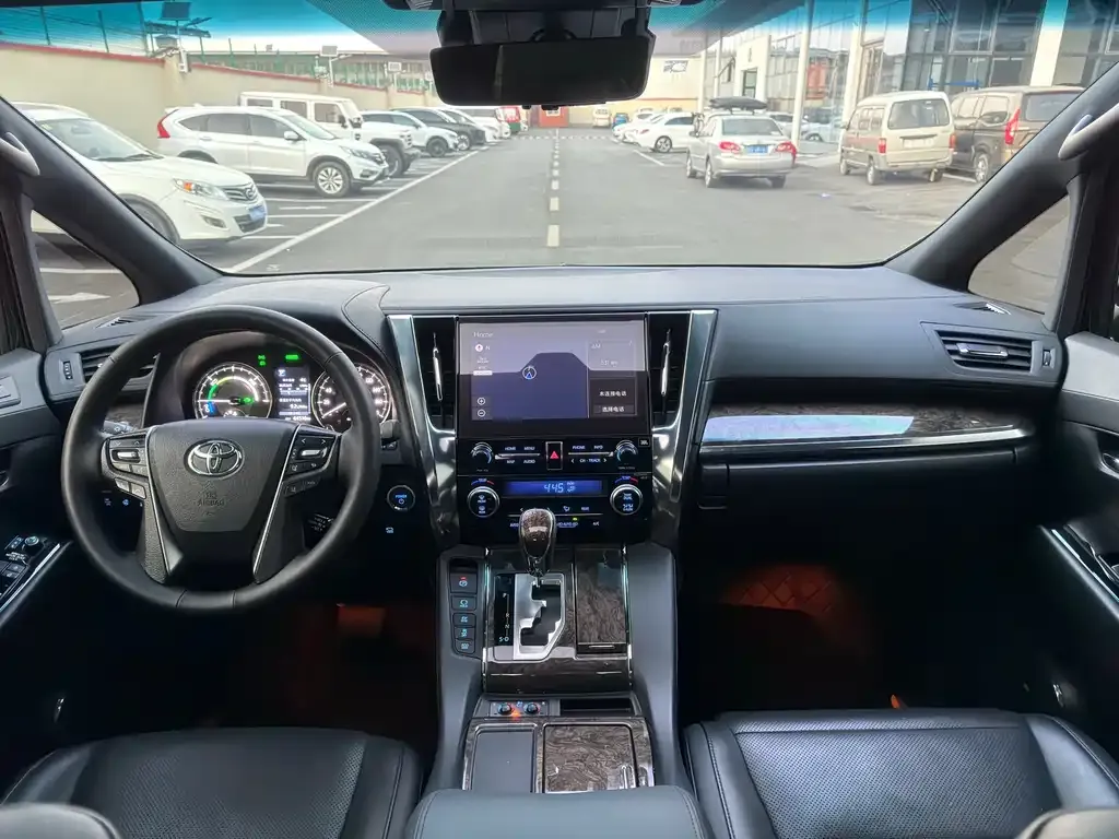 Toyota Alphard 2023 из CN, фото 7