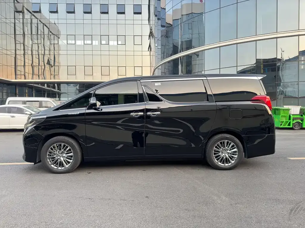 Toyota Alphard 2023 из CN, фото 2