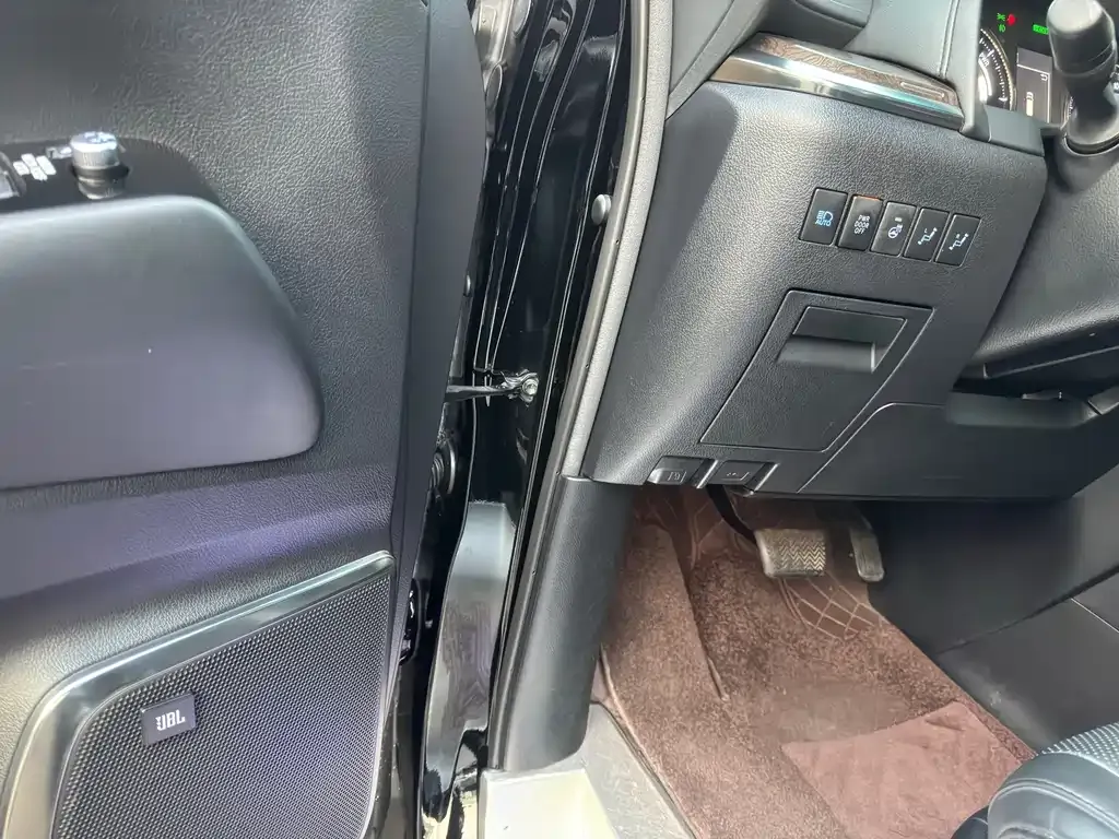 Toyota Alphard 2023 из CN, фото 8
