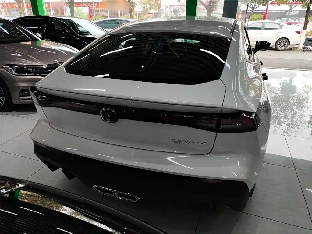 Changan UNI-V iDD 2025 из CN, фото 2