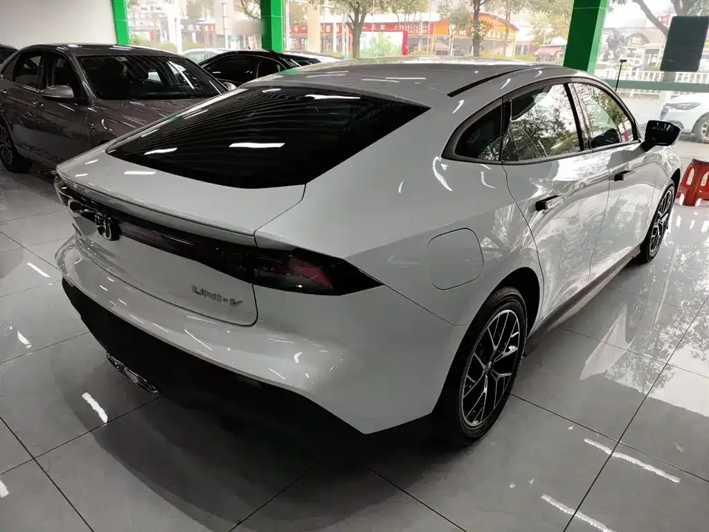 Changan UNI-V iDD 2025 из CN, фото 10