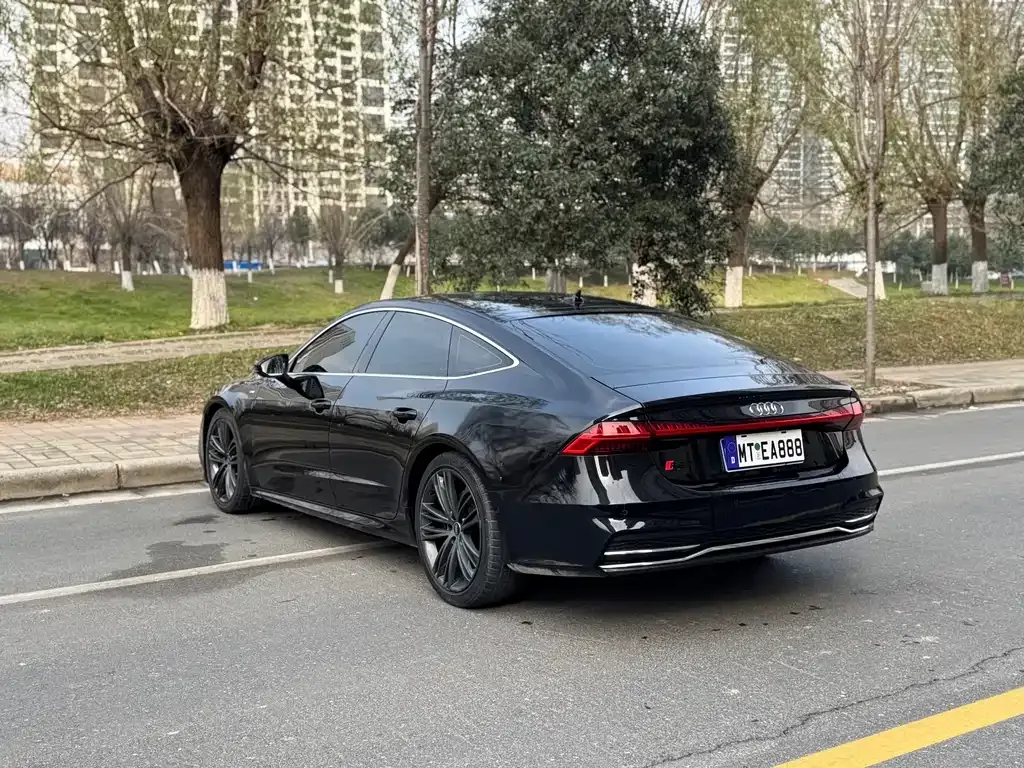 Audi A7 2022 из CN, фото 9