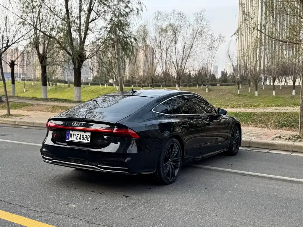 Audi A7 2022 из CN, фото 8