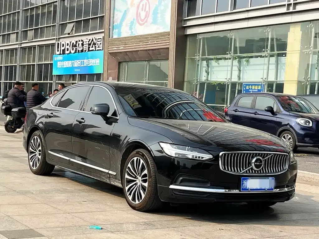 Volvo S90 — фото 9