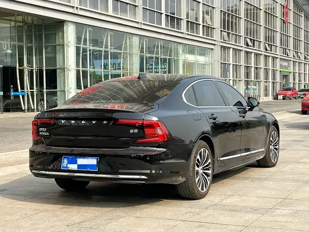 Volvo S90 — фото 10