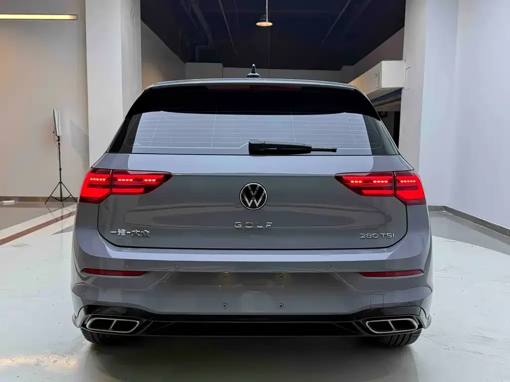 Volkswagen Golf 2023 из CN, фото 3