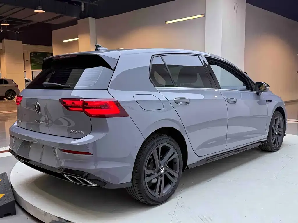 Volkswagen Golf 2023 из CN, фото 5