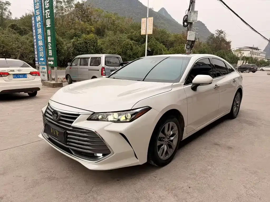 Toyota Avalon 2021 из CN, фото 1