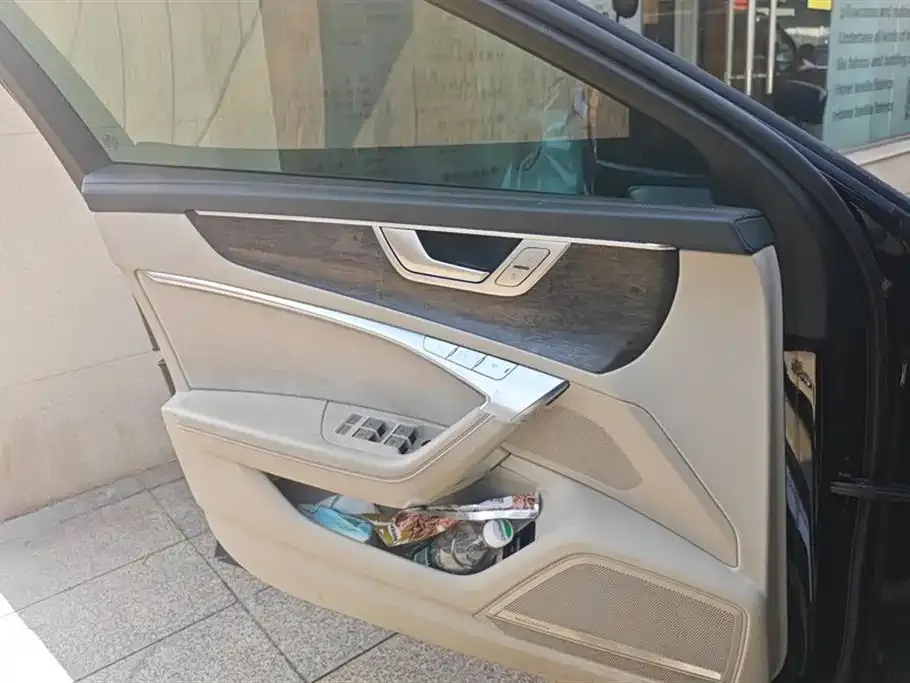Audi A6L 2023 из CN, фото 3