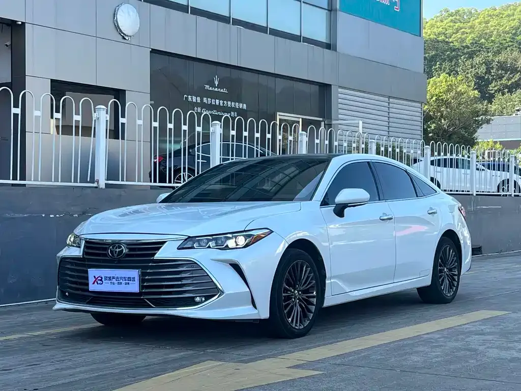 Toyota Avalon 2022 из CN, фото 1