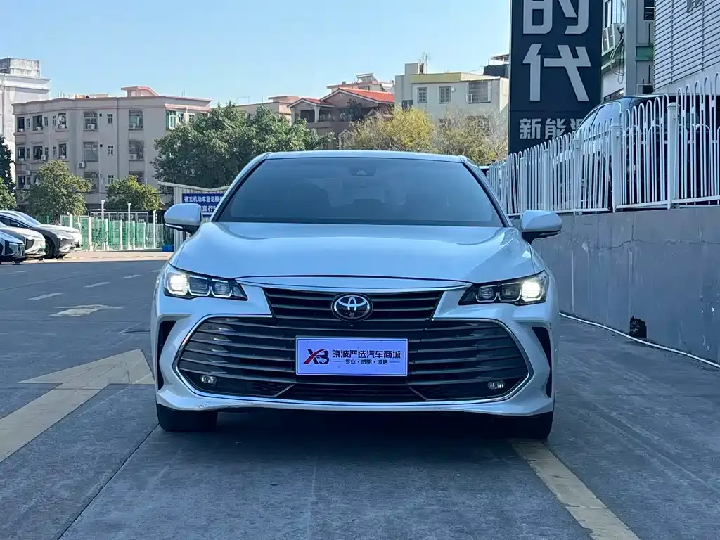 Toyota Avalon 2022 из CN, фото 2