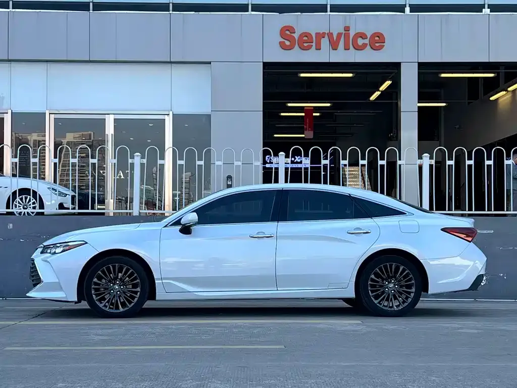 Toyota Avalon 2022 из CN, фото 4