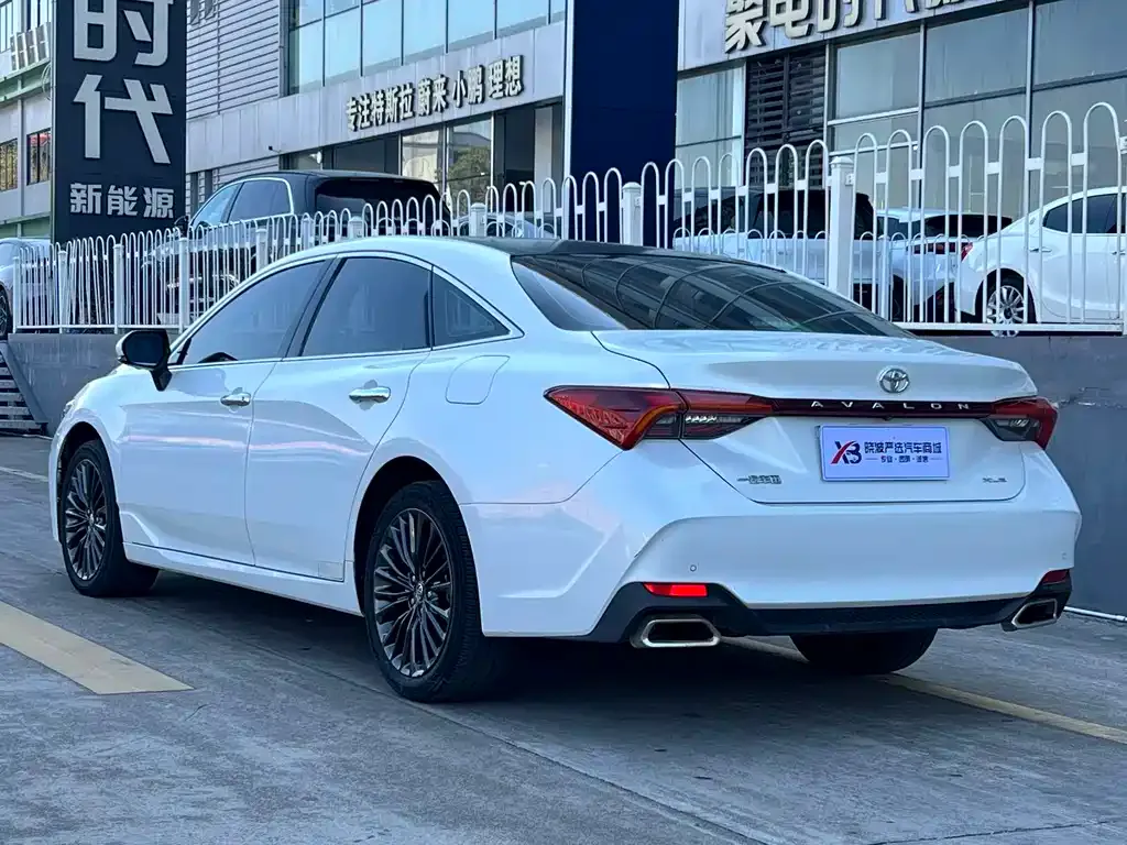 Toyota Avalon 2022 из CN, фото 5